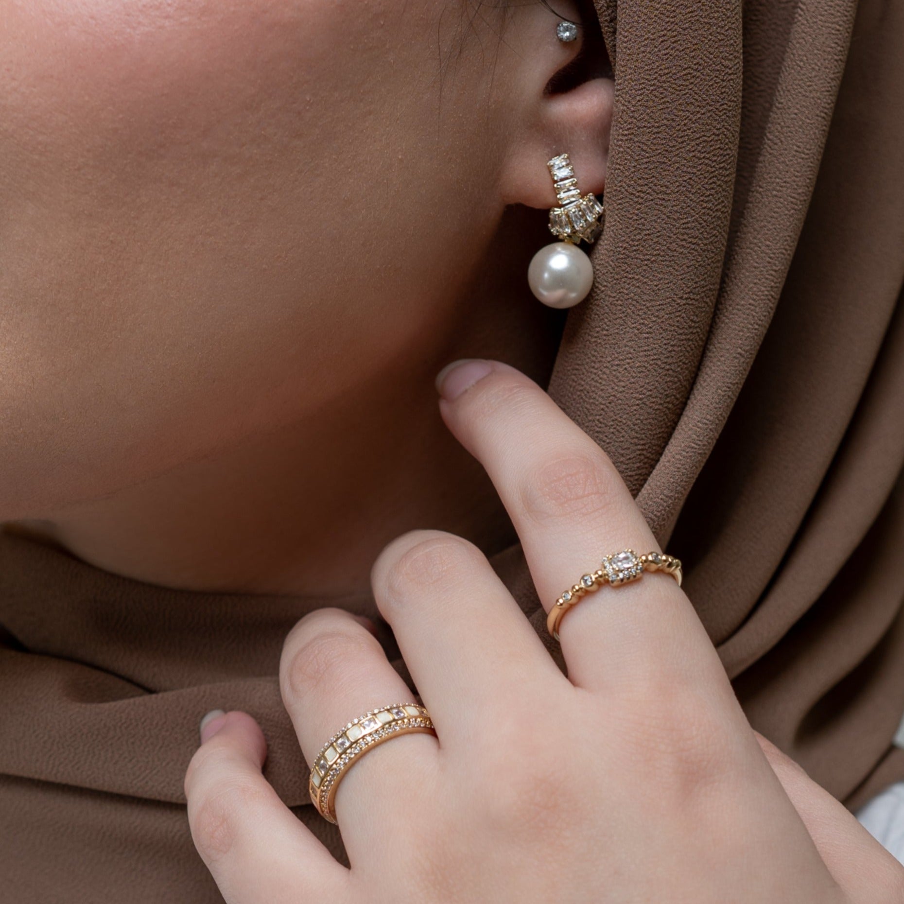 Harma Jewelry Serene Pearl Baguette Zirconia Stud Earrings