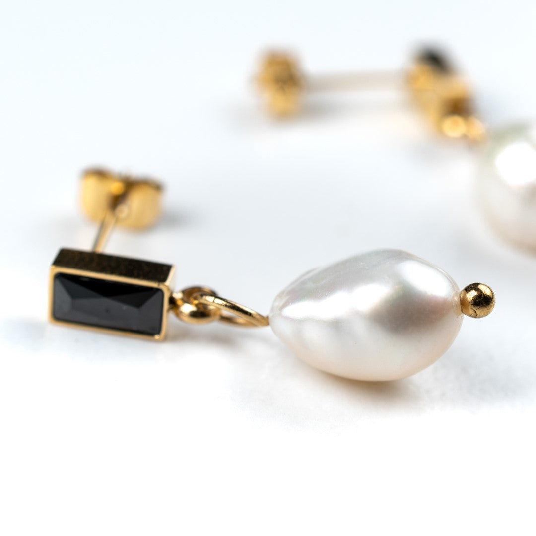 harma jewelry 24k gold plated Black Baguette Pearl Drop Stud Earrings